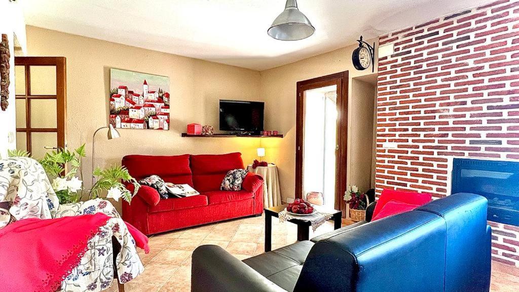 Casa Rural "Hazanas" Adanero エクステリア 写真