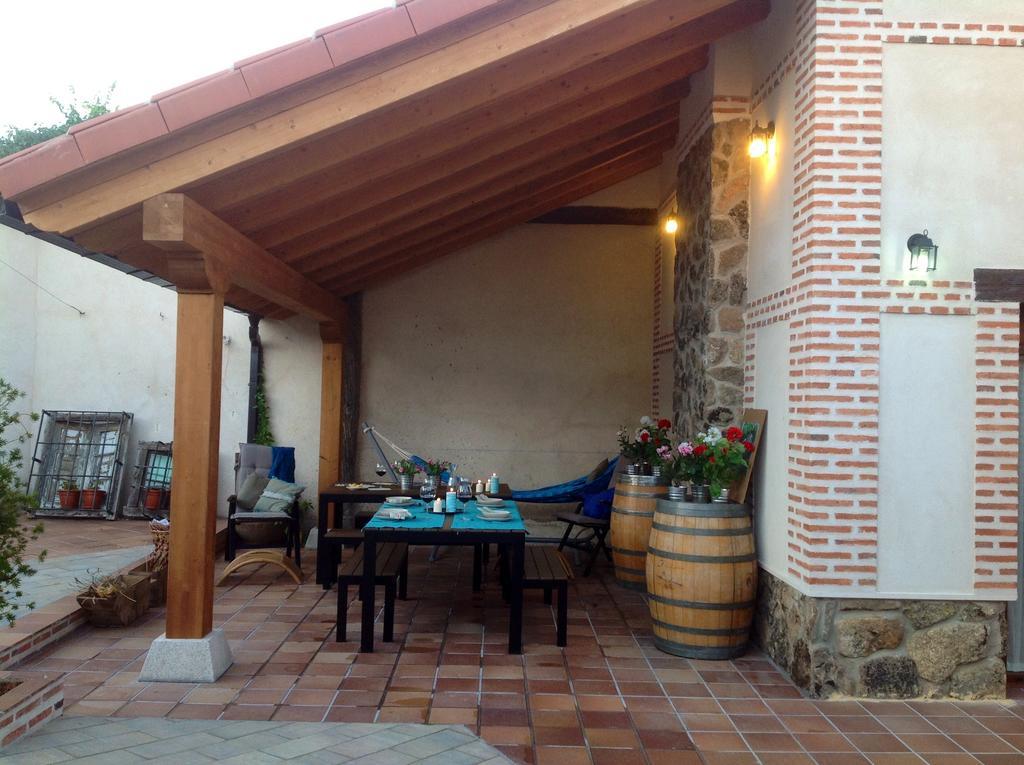 Casa Rural "Hazanas" Adanero エクステリア 写真
